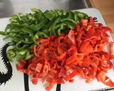 Une image de l'étape 1 de Duo de poivrons aux épices tajine.