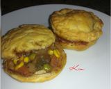 A picture of step 2 of Mini veg pies.