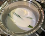 Foto langkah ke 2 dari resep Manggo Sticky Rice.