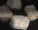 A picture of step 4 of Tuc nuggets sandwich.