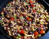 A picture of step 5 of Macaroni & Chilli Con Carne.
