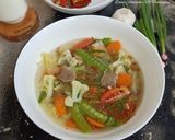 Foto langkah ke 4 dari resep Sup Bakso Sayuran.