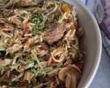 Une image de l'étape 6 de Nouilles sautées au boeuf et légumes à la sauce soja en cocotte.