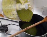 A picture of step 19 of Aromatic Pea & Mint Soup.