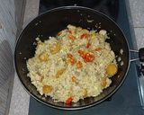 Foto langkah ke 5 dari resep Nasi Goreng Kunyit.