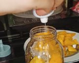 Hình bước làm 3 của món Sinh tố xoài