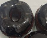 Foto langkah ke 4 dari resep Donat coklat.
