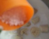 A picture of step 1 of Banana shake.