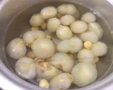 Hình bước làm 4 của món Chè long nhãn hạt sen