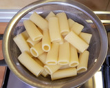 Foto del paso 6 de la receta: Rigatoni con gambas