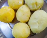 A picture of step 2 of Aloo Paratha.