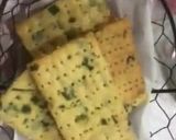 Hình bước làm 4 của món Bánh quy hành giòn tan