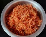 A picture of step 1 of Nolen Gurer Gajar er Halwa.