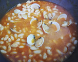 Foto del paso 3 de la receta: Alubias blancas con almejas 🌊