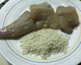Foto del paso 2 de la receta: Potajillo de rape, garbanzos, y espinacas con arroz
