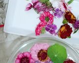Foto langkah ke 1 dari resep Puding Susu Yogurt with Edible Flower / Hantaran / Gift.
