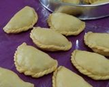 Foto langkah ke 3 dari resep Pastel Simpel Isi Sayur.