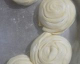 A picture of step 3 of Raishmi makhni paratha.