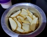 A picture of step 1 of Garlic Potato Wedges.
