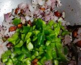 A picture of step 4 of Capsicum Poha.