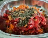 Une image de l'étape 7 de Salade de carottes et tomates aux raisins.