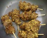 Foto langkah ke 6 dari resep Sate Daging Sapi Bumbu Rempah Masak Teflon Super Empuk.