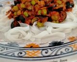 Foto del paso 9 de la receta: Noodles de arroz con salsa de berenjena y guisantes