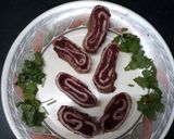 A picture of step 8 of Egg veggi roll.