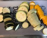 Une image de l'étape 1 de Courgettes tricolores grillées aux épices et origan (recette plancha).