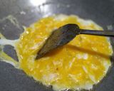 Foto langkah ke 4 dari resep Tahu Isi Orak Arik Telur & Sayuran (253).