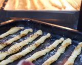 Foto langkah ke 7 dari resep Cheese Stick Puff Pastry.