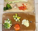 Foto langkah ke 3 dari resep Asem Pedas Kepala Salmon.