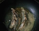 Foto langkah ke 5 dari resep Ikan Salem kuah teh asam pedas.