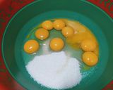 Foto langkah ke 2 dari resep Bolu Kuning Telur atau Bolu Lebaran Di Kampung.