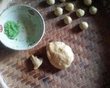 Foto langkah ke 3 dari resep Roti goreng isi unti kelapa.