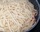 Foto del paso 5 de la receta: Espaguetis a la pimienta