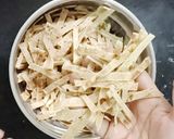रोटी नुडल्स इन फ्युजन स्टाईल रेसिपी चरण 1 फोटो