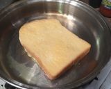 รูปขั้นตอนการทำที่ 4 ของ French Toast กับ Cream Cheese Scrambled Egg
