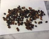 Foto del passaggio 1 della ricetta Pane alle nocciole, noci pecan e uvetta