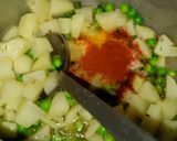 मटर आलू रसेदार (Rasedar Aloo Matar Recipe in Hindi) रेसिपी चरण 3 फोटो
