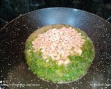 Foto del paso 5 de la receta: Judías del ganchet con almejas japonesas y gambas rojas
