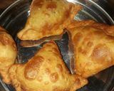 A picture of step 4 of Crunchy Poha Samosa.