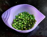 A picture of step 2 of Koraishutir Kochuri ya Matar ke Poori.