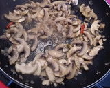 Foto del paso 3 de la receta: Brócoli salteado con champiñones y gambas