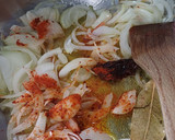 Foto del paso 2 de la receta: Longaniza al vermú con verduras