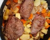 Foto del paso 5 de la receta Carrilleras ibéricas en salsa de manzana y frutos secos
