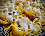 Foto del paso 4 de la receta: Nidos de tagliatelle con salsa alfredo