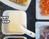 A picture of step 4 of Chana chat in crisp bowl.