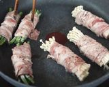 Foto langkah ke 4 dari resep Beef Enoki & Vegetables Roll Devina Hermawan.