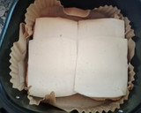 Foto del paso 3 de la receta: Tostada de berenjena y cebolla caramelizada